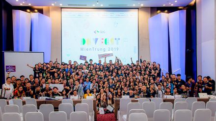 Sun* Startup Studio mang giải thưởng Awesome Award tới Google DevFest miền Trung