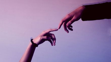 Thấy mình giữa muôn ngả yêu thương