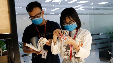 Sunners Đà Nẵng hào hứng góp sách cho thư viện chung