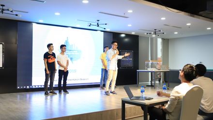 Sun* Hackathon 2019: 9 đội hăng say thuyết trình ý tưởng của mình tại Presentation Session